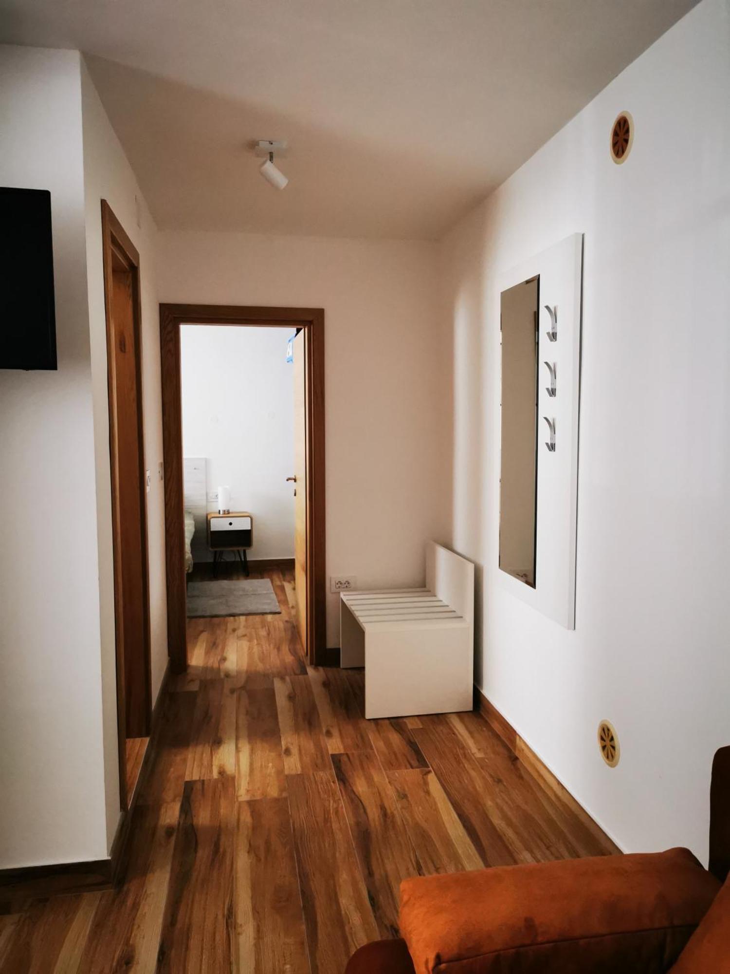 Lux Apartments In Downtown Pula Dış mekan fotoğraf