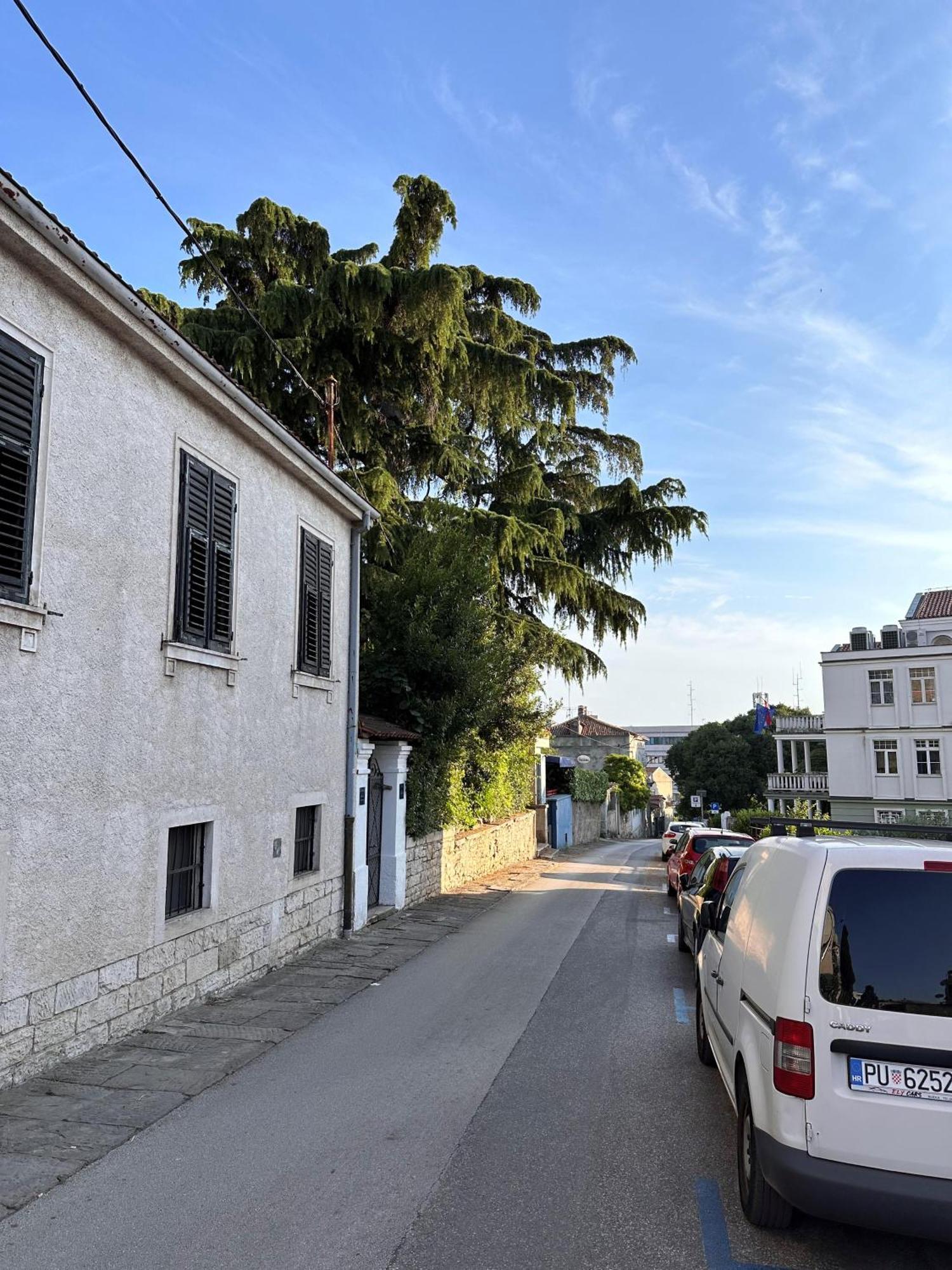 Lux Apartments In Downtown Pula Dış mekan fotoğraf