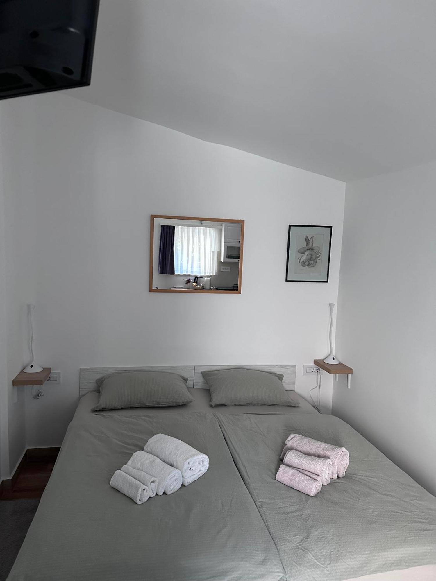 Lux Apartments In Downtown Pula Dış mekan fotoğraf